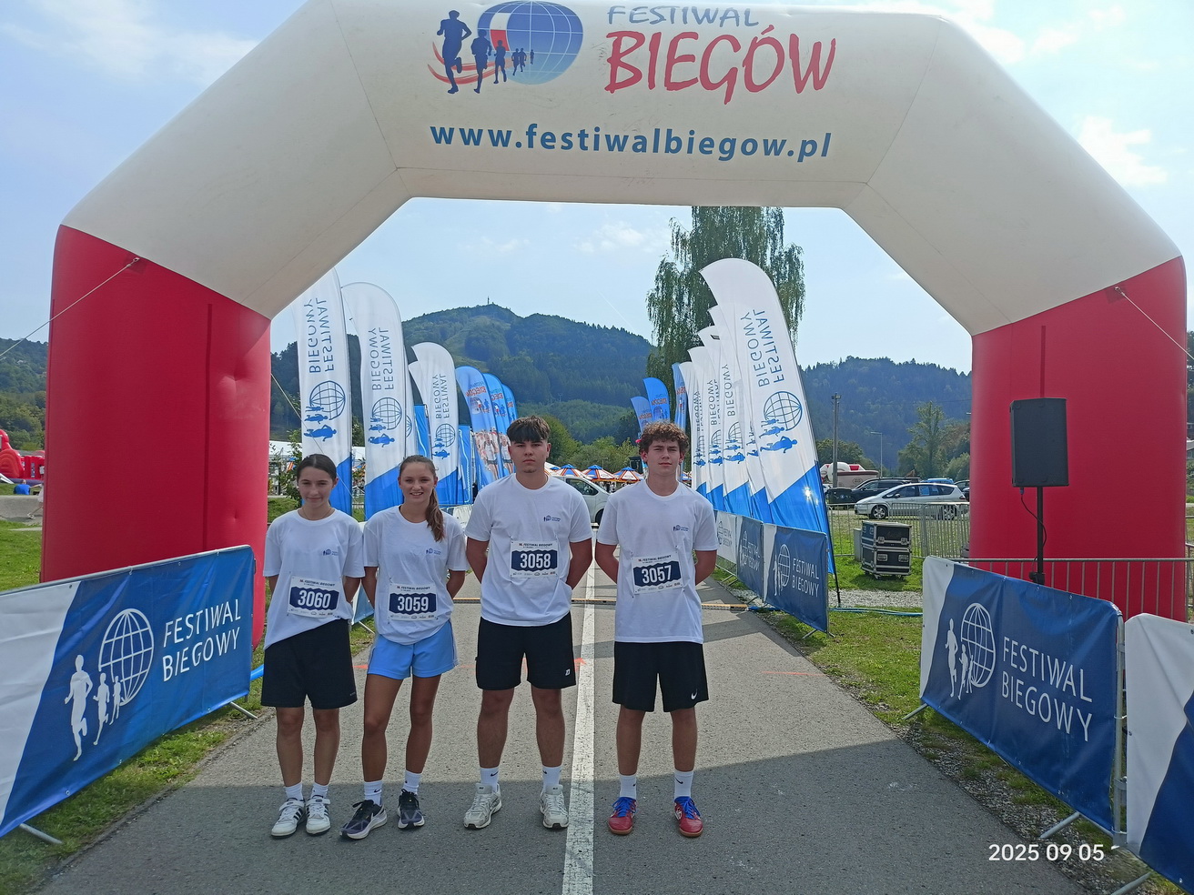 Zdjęcie 16 Festiwal Biegowy - Aktywny Małopolanin (1)d8d2def2-cabc-48c7-912d-2a2fda2a971d.jpg w galerii Zawody sportowe Aktywny Małopolanin podczas 16 Festiwalu Biegowego
